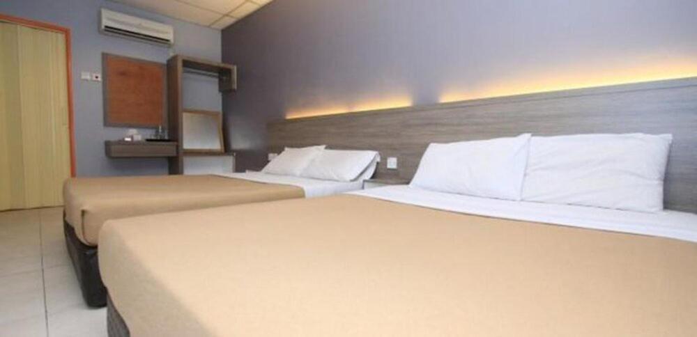 Malacca Yellow Mansion Hotel מראה חיצוני תמונה