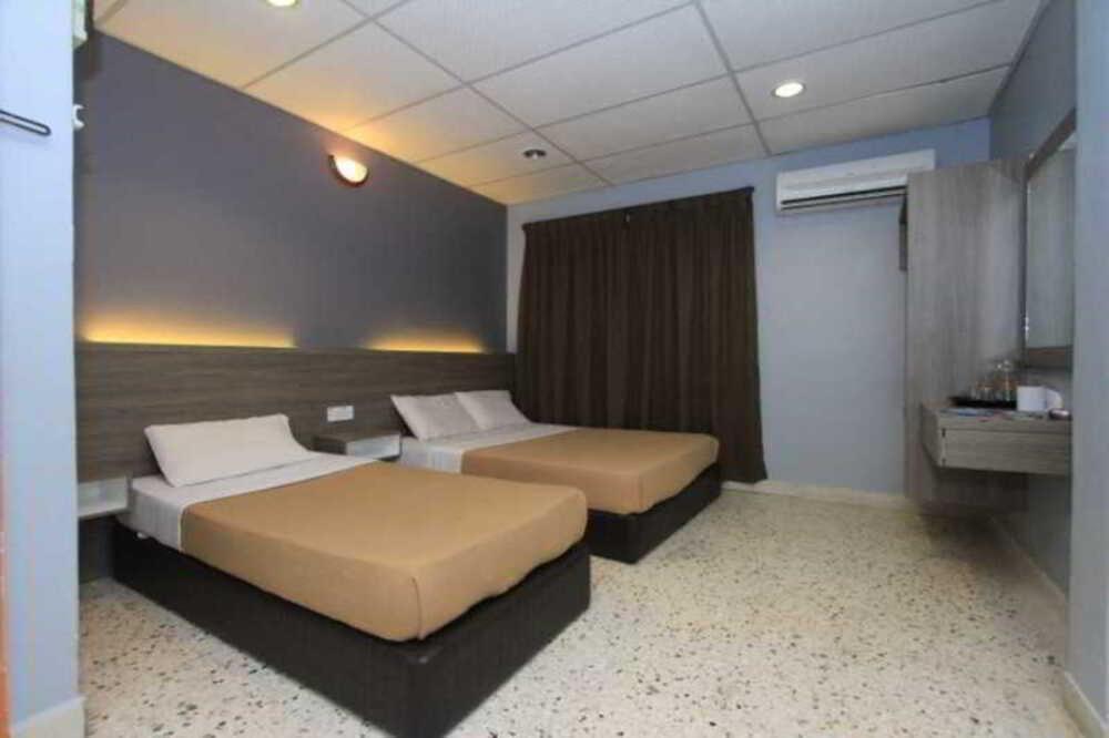 Malacca Yellow Mansion Hotel מראה חיצוני תמונה