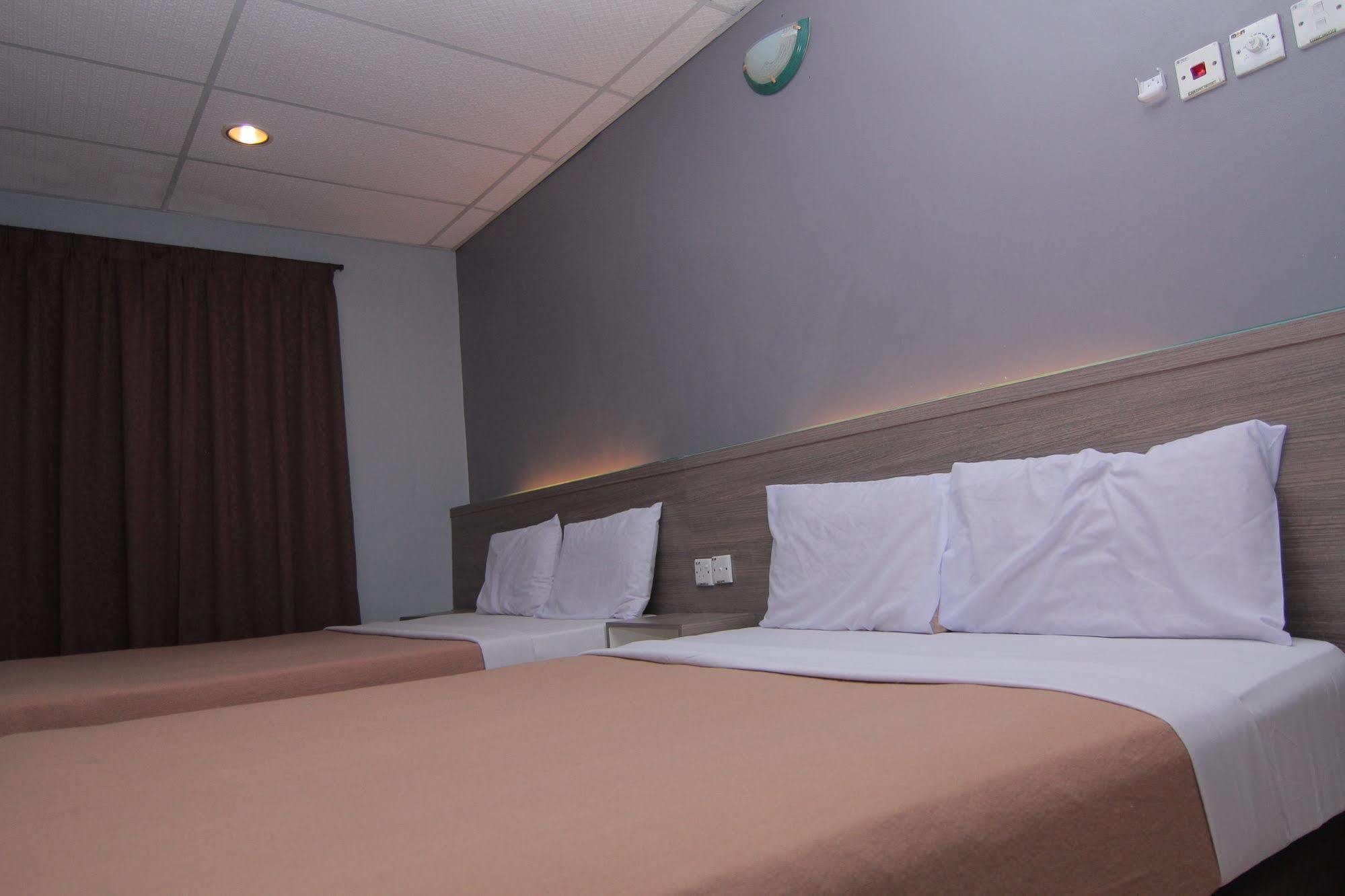 Malacca Yellow Mansion Hotel מראה חיצוני תמונה